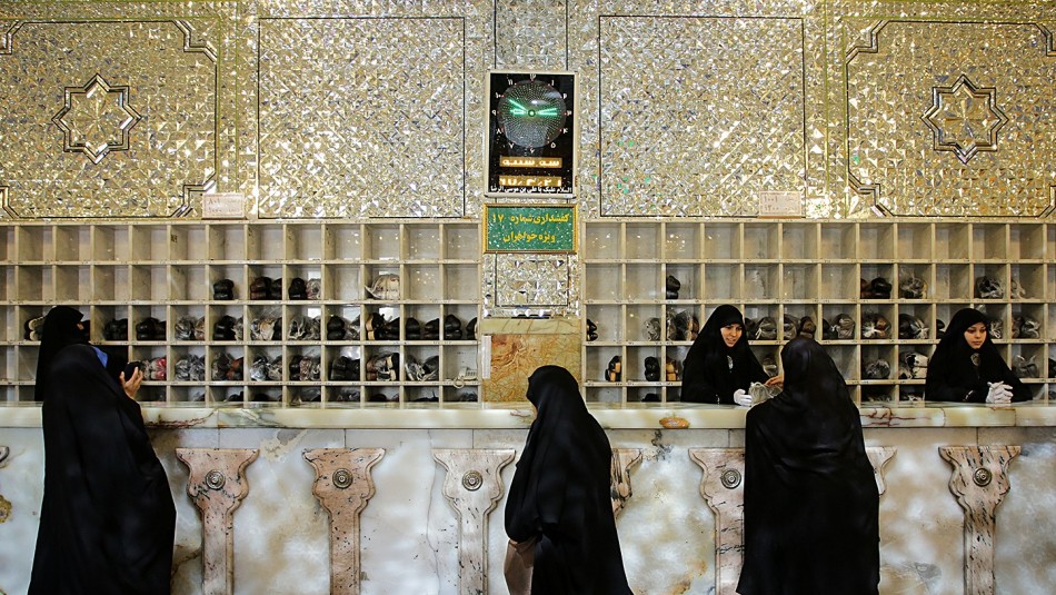 بانوان خادم حرم مطهر رضوی ۲۰۰۰ نفر هستند