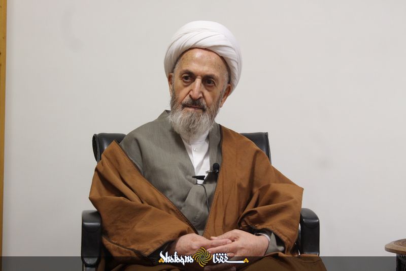هدیه دادن به کارمندان برای سرعت در کار چه حکمی دارد؟