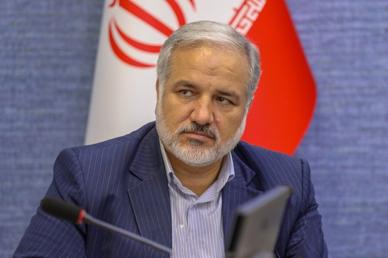 هیچ مدیری حق تخطی از قانون را ندارد