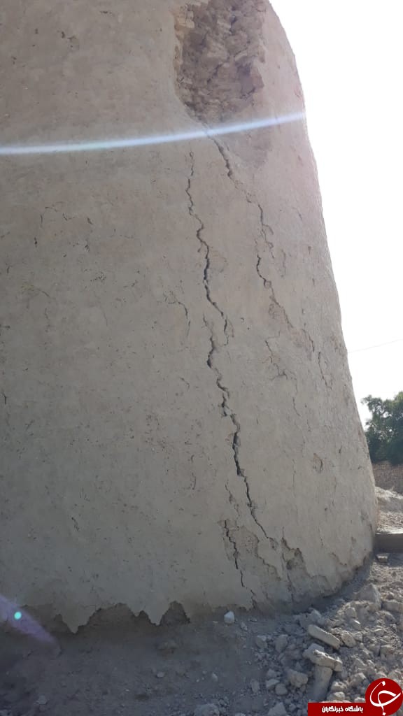 چند خانه روستایی در تنگستان بر اثر زلزله خسارت جزیی دید