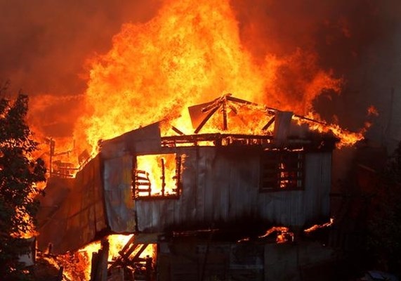 بی&zwnj;خانمان ۷۰۰ نفر در آتش&zwnj;سوزی جنگل&zwnj;های شیلی