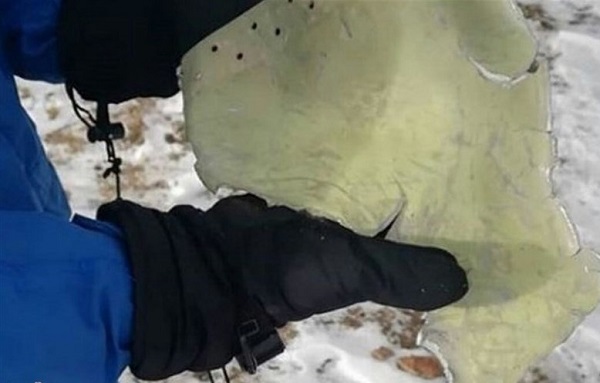 تصاویر قطعات و وسایل کشف&zwnj;شده از محل سقوط هواپیمای میگ۲۹ ارتش