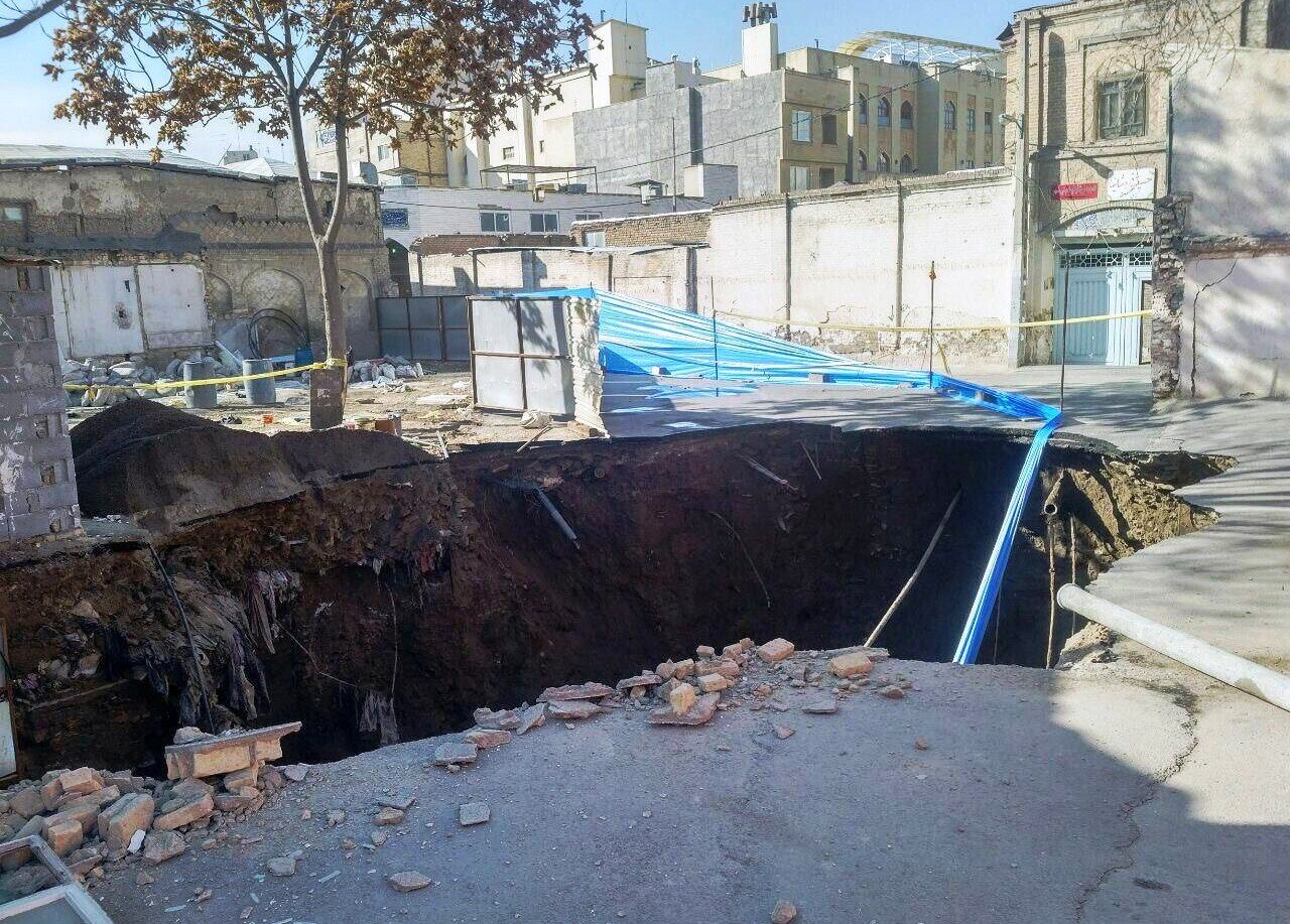 فرونشست زمین در مشهد عامل تخریب ساختمان مسکونی
