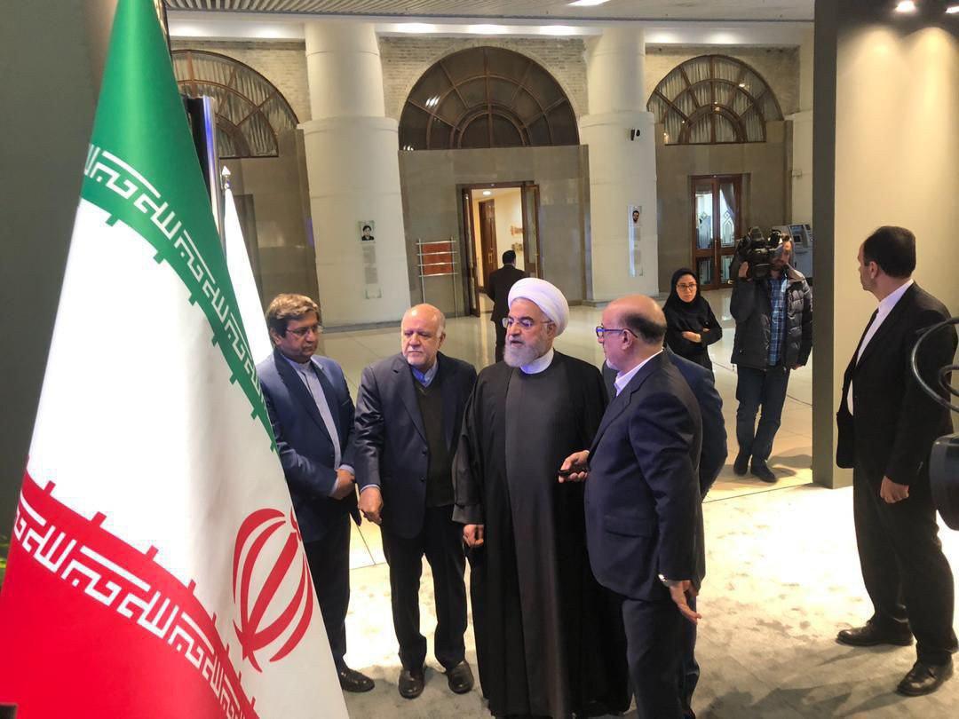 بازدید رئیس جمهور از نمایشگاه دستاورد‌های صنعت پتروشیمی