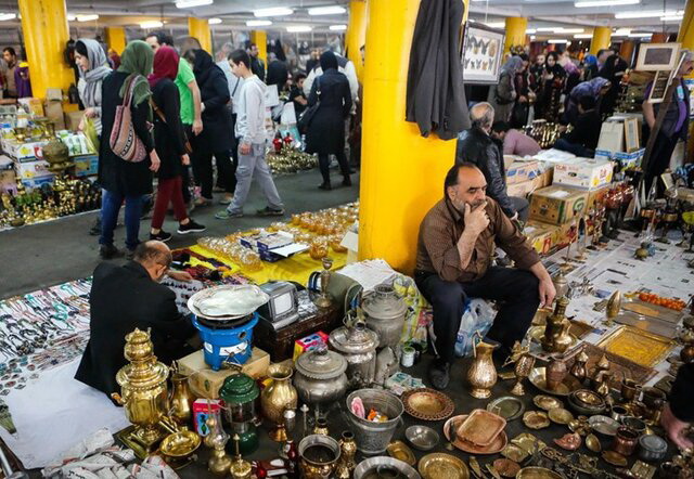عرضه کالای دست دوم در بازارچه کرمان