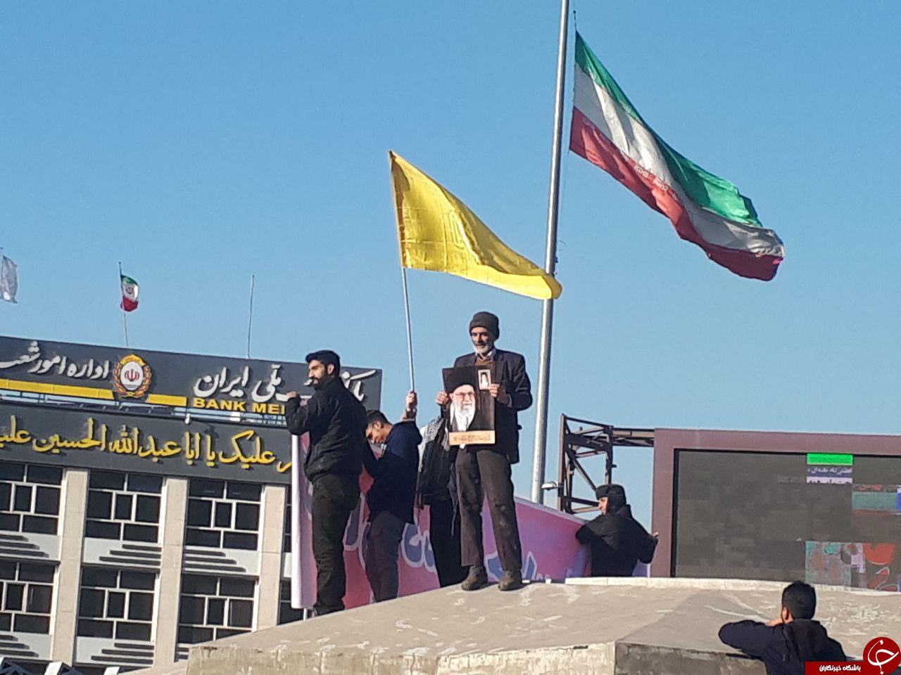 برگزاری مراسم بزرگداشت ۹ دی در تهران؛ جوانان بار دیگر نشان دادند پای انقلاب ایستاده&zwnj;اند