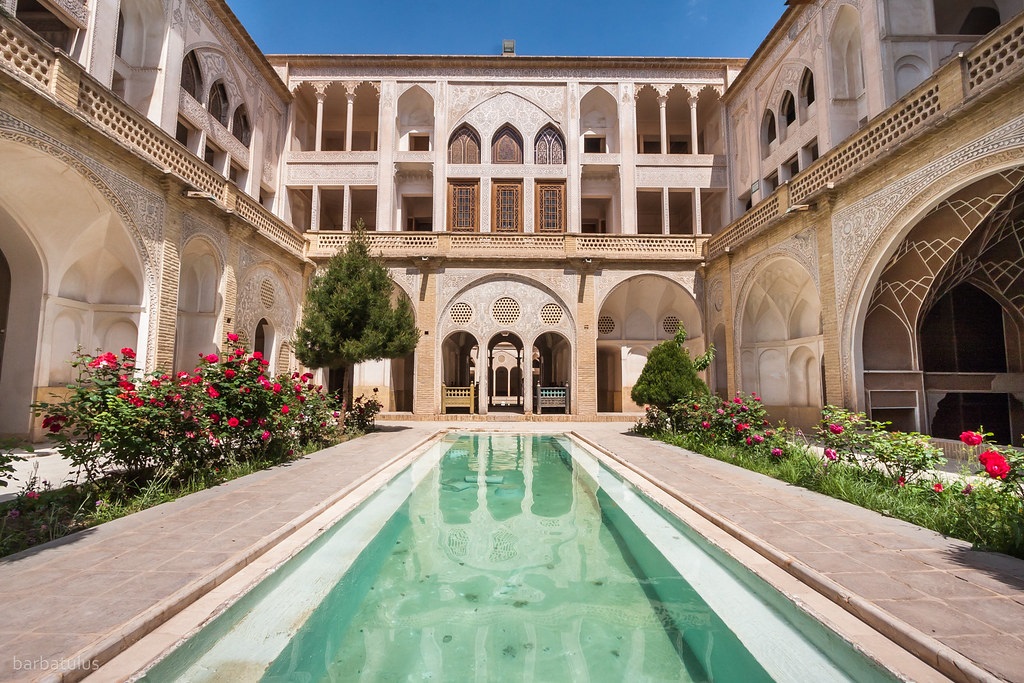 خانه عباسیان؛ شاهکار معماری ایران/ تصاویری زیبا از خانه نقاب دار کاشان