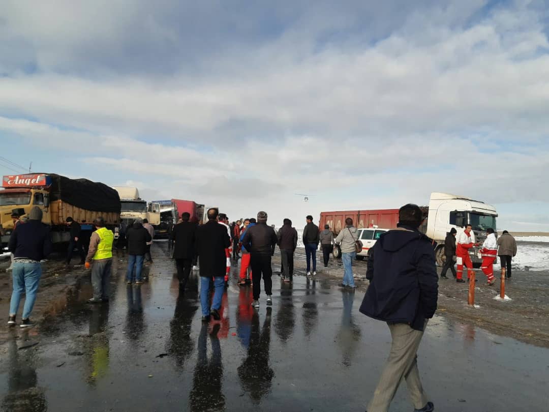 ۱۲ مجروج در تصادف زنجیره ای در سبزوار