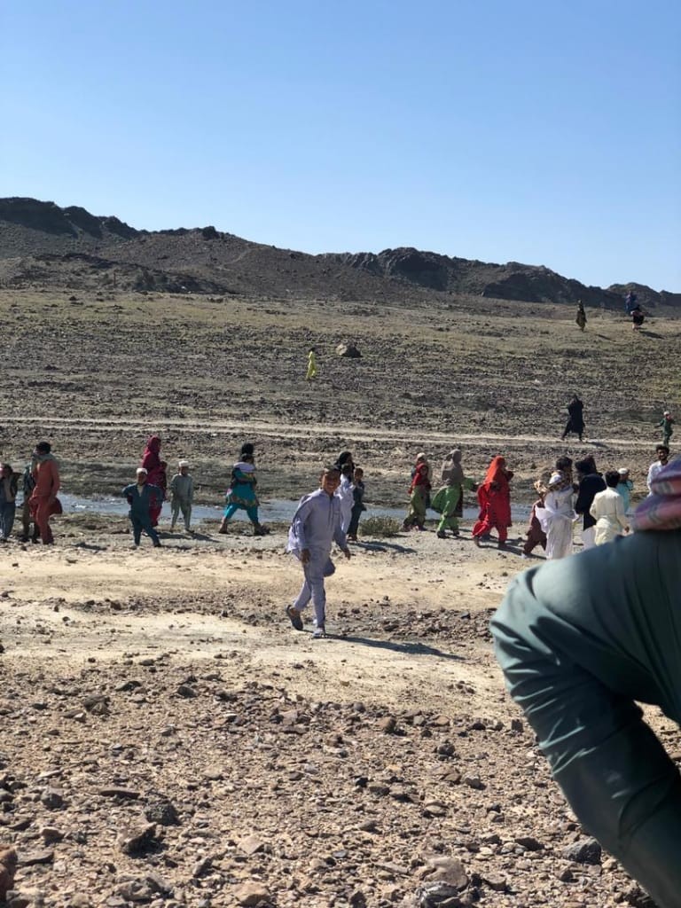 امداد رسانی زمینی و هوایی در روستاهای سیل زده شهرستان نیکشهر در حال انجام است