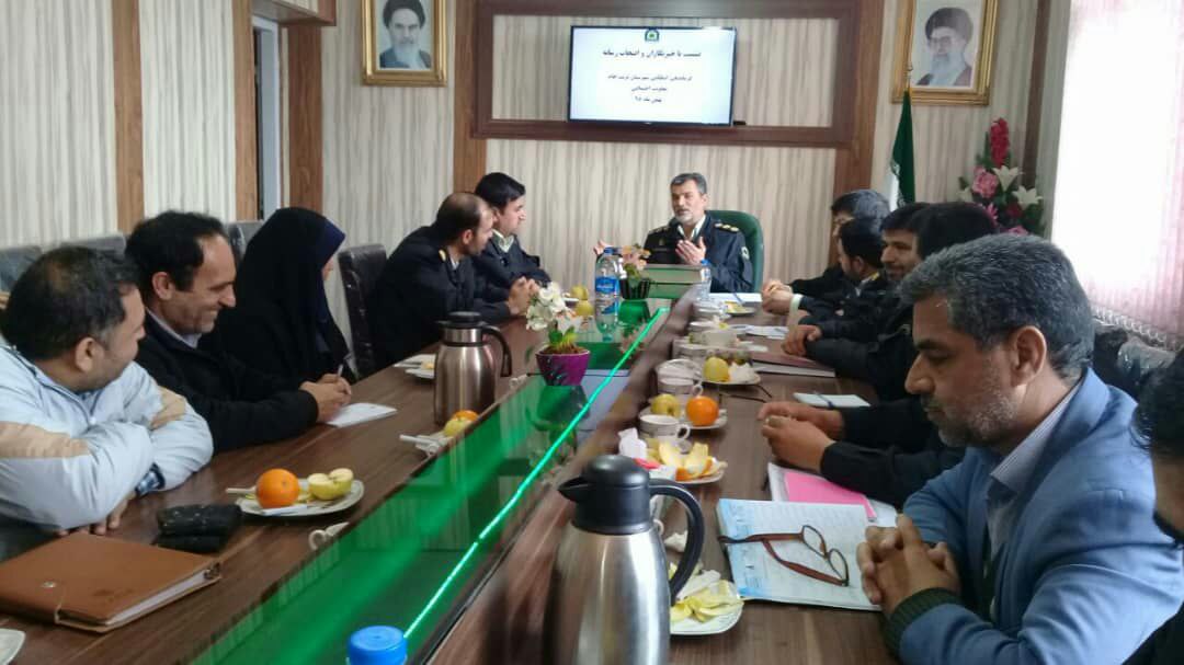 نیروی انتظامی و رسانه دو قطب مهم در ایجاد امنیت