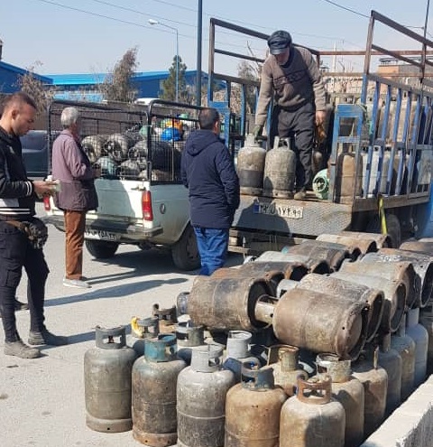 فروش غیر قانونی گاز ال پی جی در ۴ کیلومتری میدان آزادی پایتخت