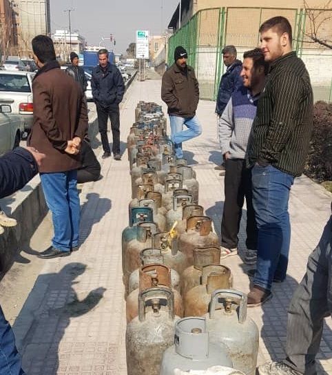فروش غیر قانونی گاز ال پی جی در ۴ کیلومتری میدان آزادی پایتخت