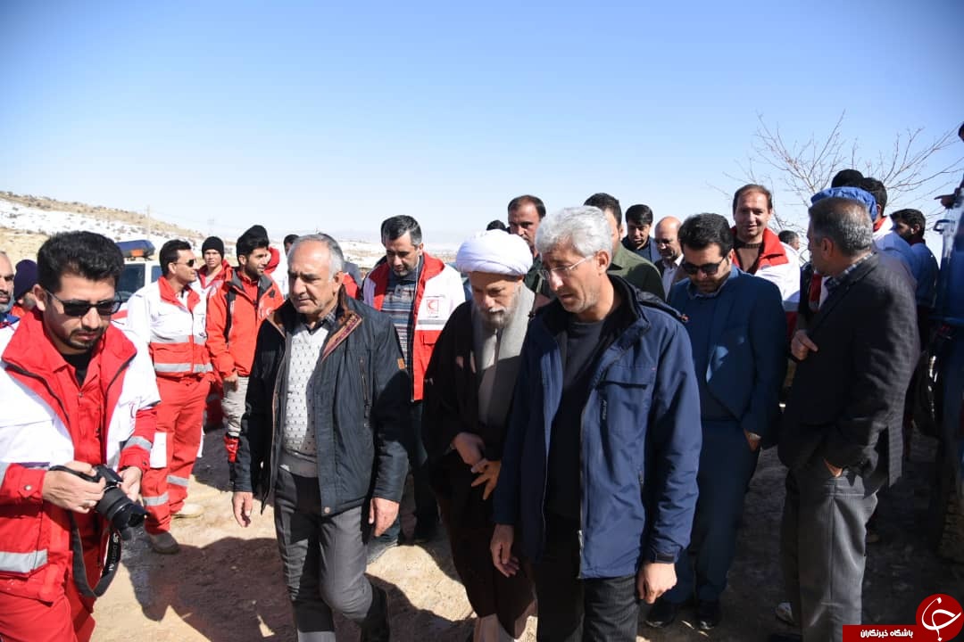 بازدید امام جمعه شیراز از مناطق زلزلهزده خانهزنیان بازدید امام جمعه شیراز از مناطق زلزلهزده خانهزنیان