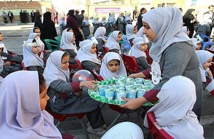 شیر رایگان در بین ۵ هزار دانش آموز در شهرستان مهران توزیع می گردد