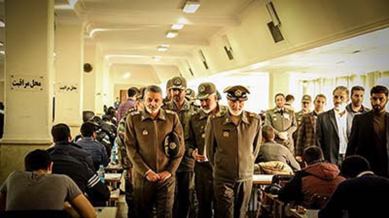 ازدید سرلشکر موسوی از یکی از حوزه&zwnj;های برگزاری آزمون ورودی دانشگاه&zwnj;های افسری ارتش