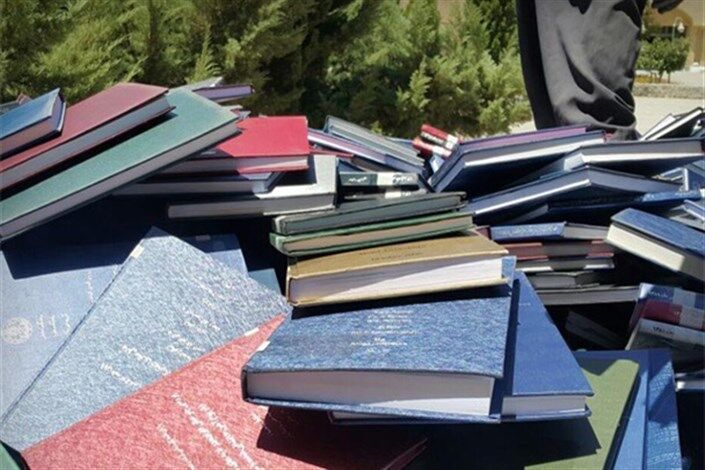  پایان&zwnj;نامه&zwnj;های کاغذی 