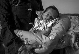 حقایقی تلخ از فروش اطفال همزمان با برگزاری جشن ۲۵۰۰ ساله