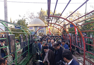 گلباران قبور شهدا در شیراز + تصاویر