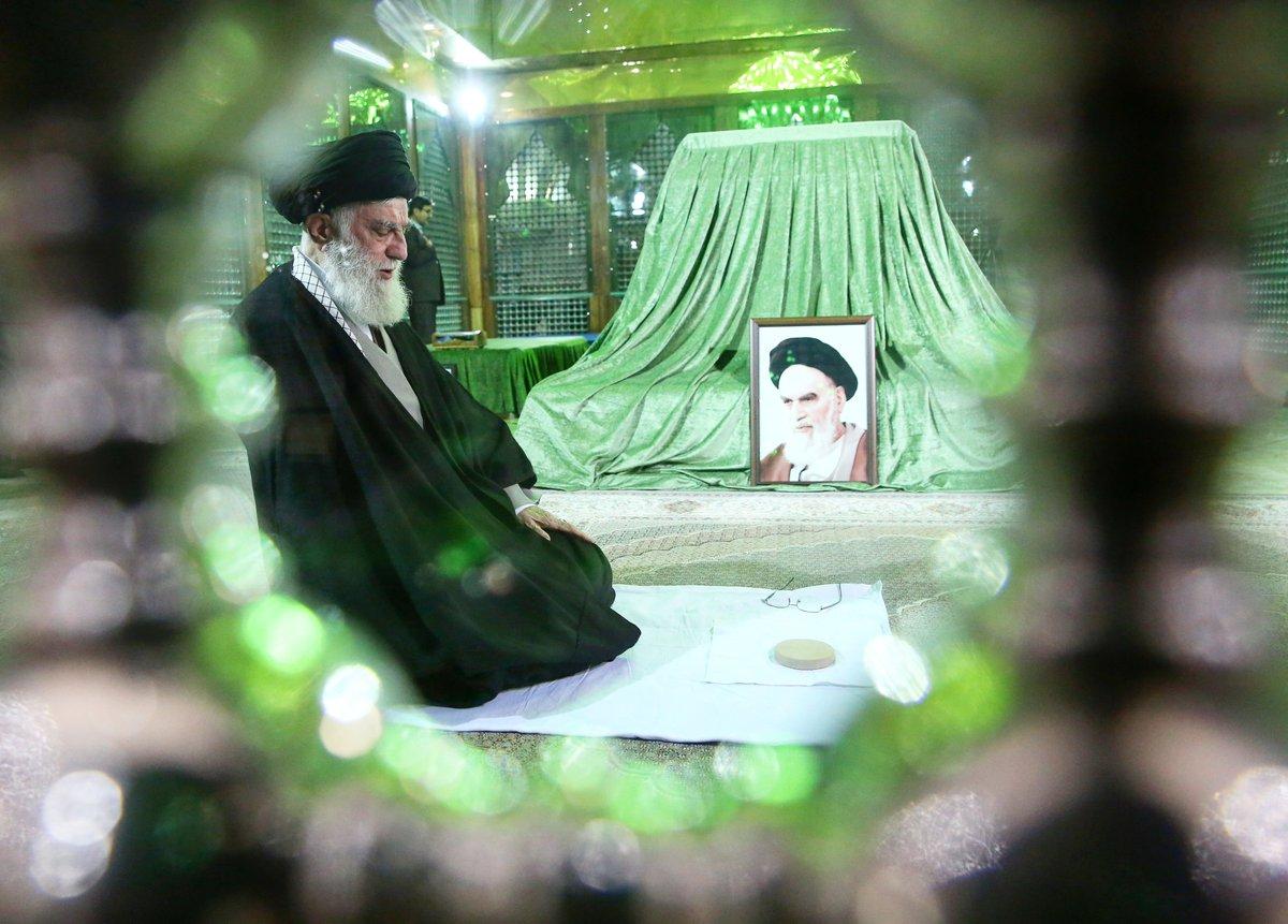 نمایی متفاوت از رهبر انقلاب