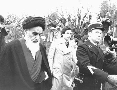 روایت مهماندار هواپیما از آرامش امام در هنگام ورود به ایران