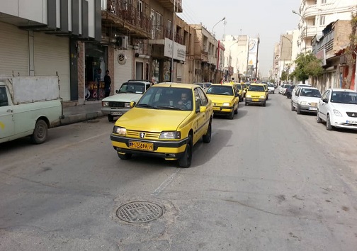 برگزاری مراسم استقبال نمادین از ورود امام خمینی (ره) در مسیر فرودگاه