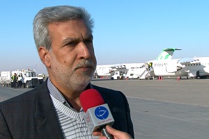 استقبال نمادین از مسافران فرودگاه اصفهان در آغاز دهه فجر