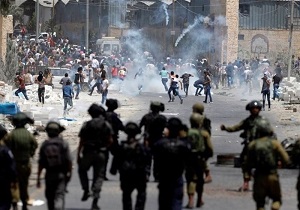 زخمی شدن یکصد فلسطینی در درگیری با نظامیان صهیونیست در کرانه باختری
