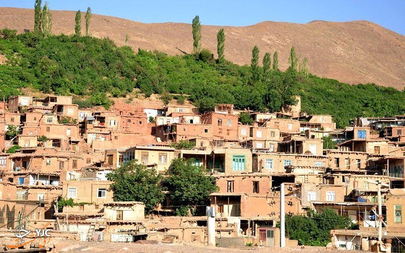 اینجا زمستان زیبا&zwnj;تر است/چهار فصل در یک فصل