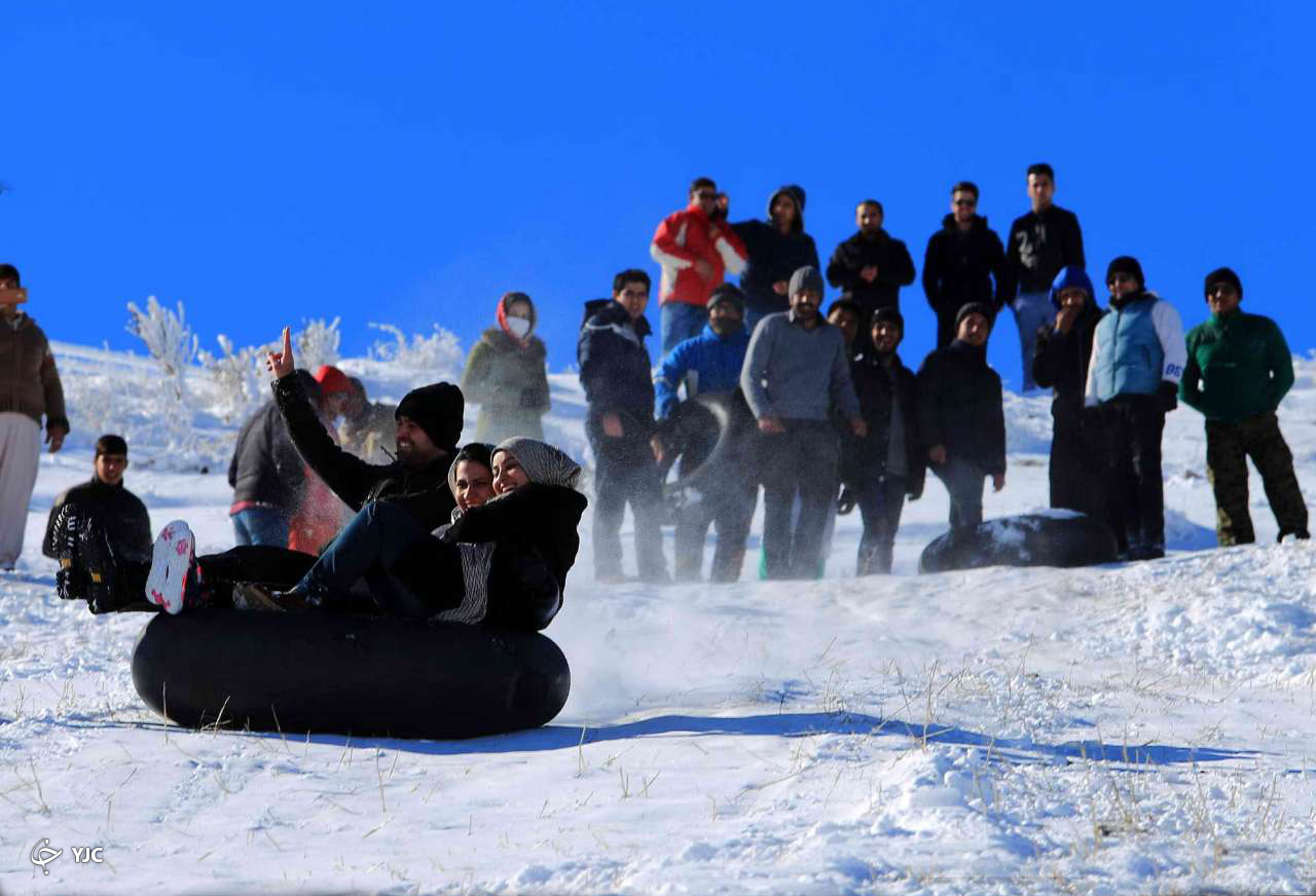 اینجا زمستان زیبا&zwnj;تر است/چهار فصل در یک فصل