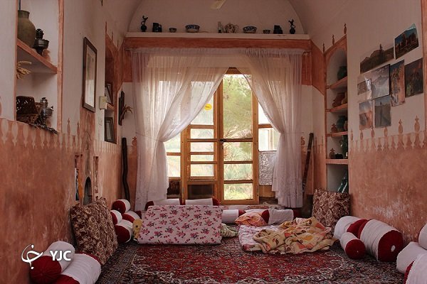 اینجا زمستان زیبا&zwnj;تر است/چهار فصل در یک فصل