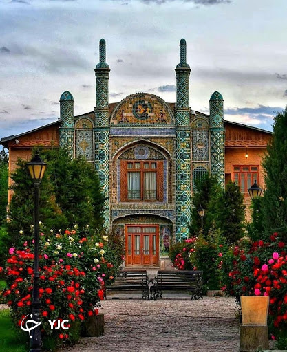 اینجا زمستان زیبا&zwnj;تر است/چهار فصل در یک فصل