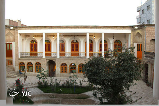 اینجا زمستان زیبا&zwnj;تر است/چهار فصل در یک فصل