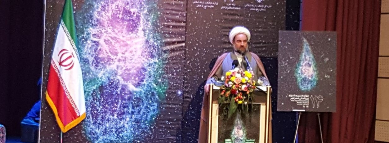 شعر و هنر باید در راستای آرمان&zwnj;های ارزشمند انسانی باشد