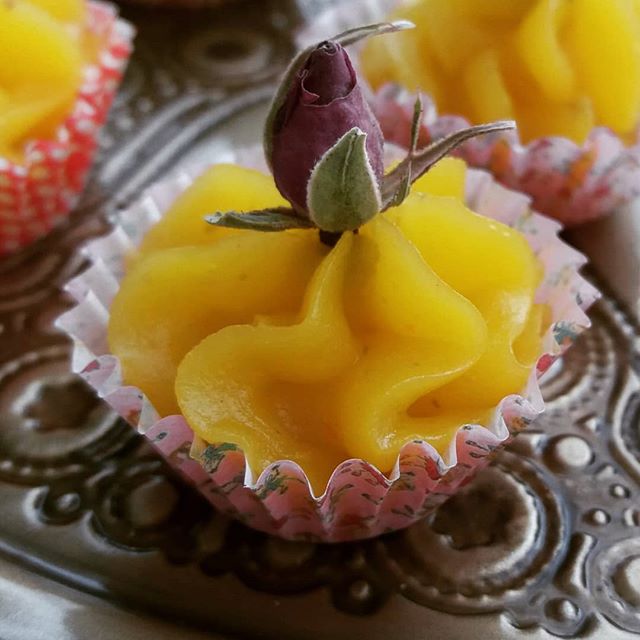 2 طرز تهیه حلوا کاسه اصیل و مجلسی شیرازی؛ فوت و فن&zwnj;های طلایی تهیه حلوا
