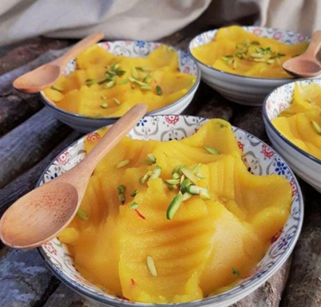 2 طرز تهیه حلوا کاسه اصیل و مجلسی شیرازی؛ فوت و فن&zwnj;های طلایی تهیه حلوا