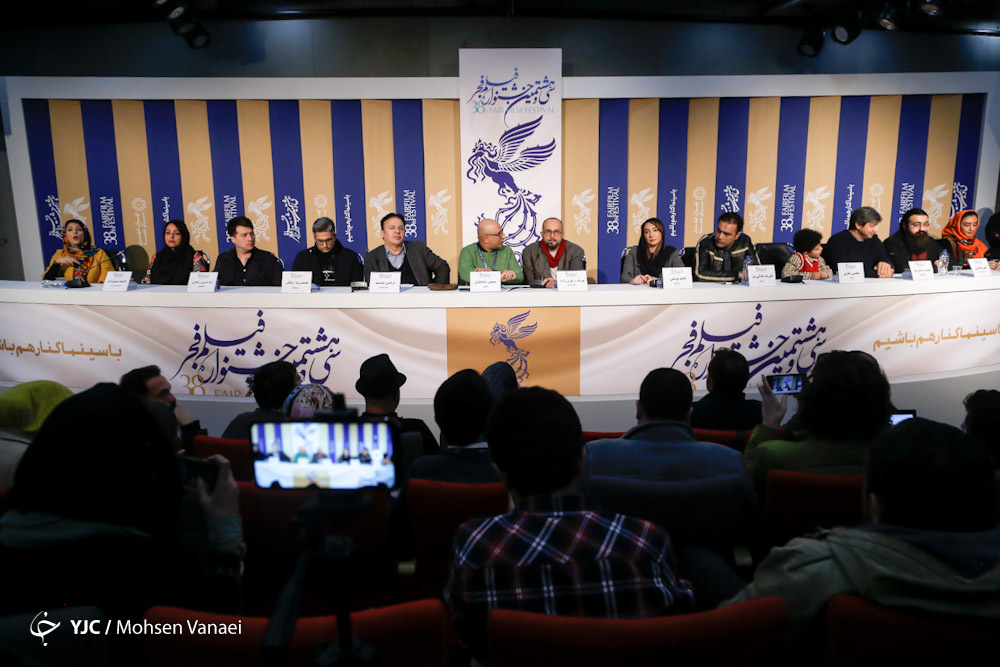 حرکت عجیب و غریب پانته&zwnj;آ بهرام در نشست خبری/ &laquo;شنای پروانه&raquo; توجه اهالی رسانه را جلب کرد