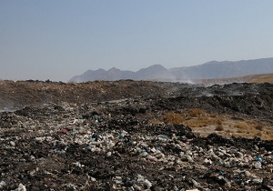 بازدید مسئولان از جایگاه دفن پسماند‌های عفونی در بهبهان