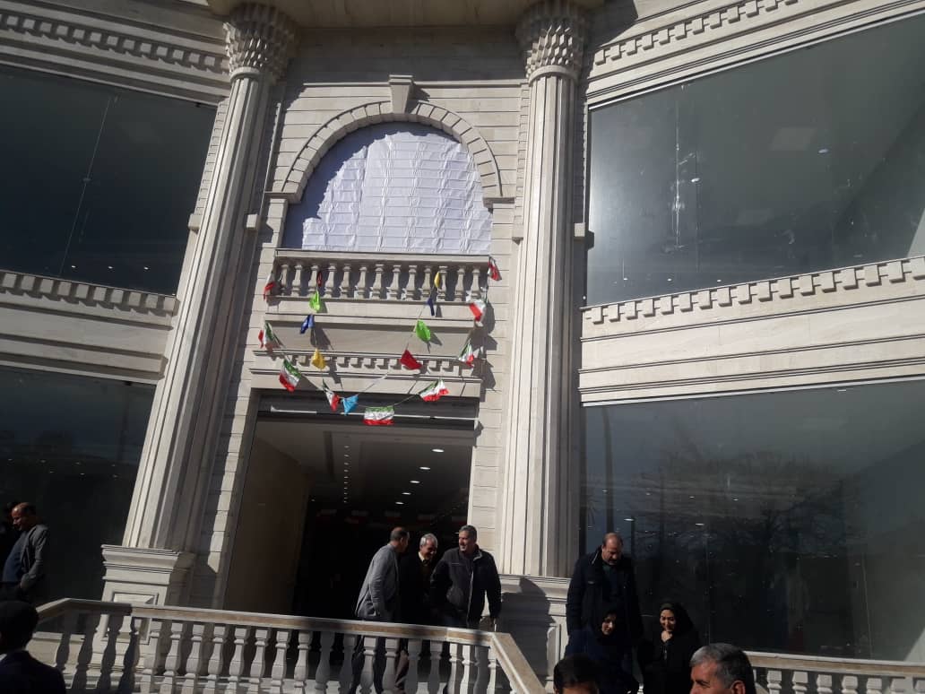 آغاز ساخت بازار بزرگ صنایع دستی و مبل و منبت ملایر