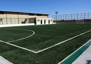 زمین چمن مصنوعی در روستای آبادان ایرانشهر افتتاح شد