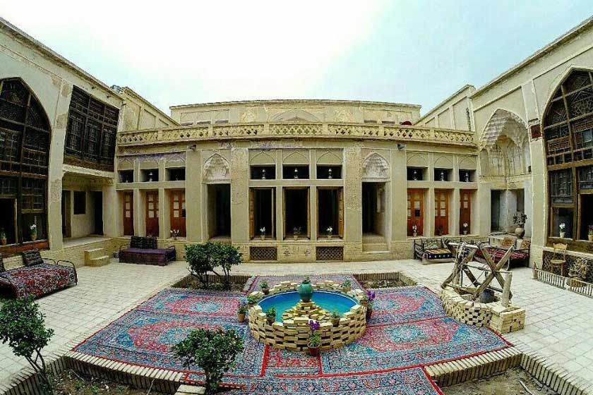 آشنایی با خانه&zwnj;ای در دل کویر