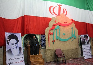 انقلاب اسلامی با تکیه بر ایمان ذاتی بر دشمنان پیروز شد