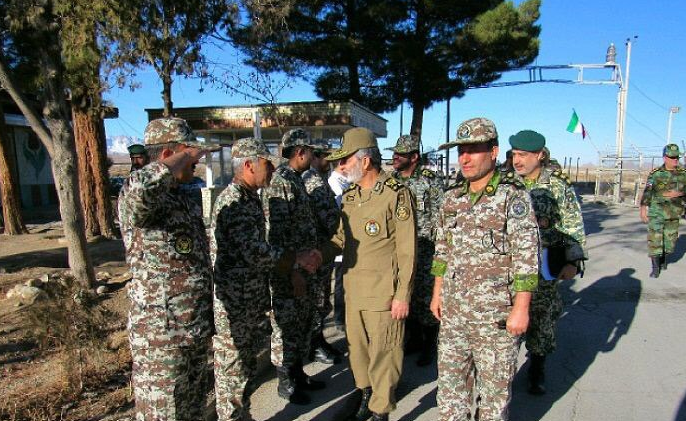 بازدید سرلشکر موسوی از ایستگاه ارتباطی ده&zwnj;بید
