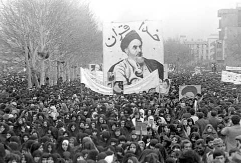 فردیس انقلاب را به تصویر کشید