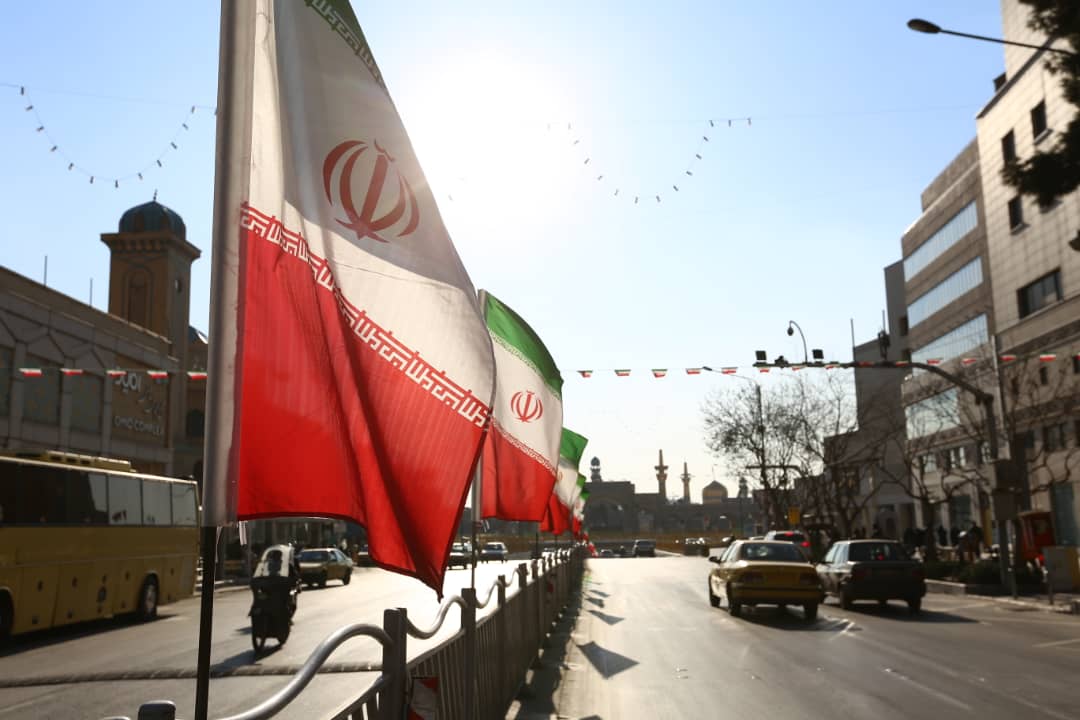 مشهد، رنگ و بوی دوران انقلاب را به خود گرفته است+ تصاویر