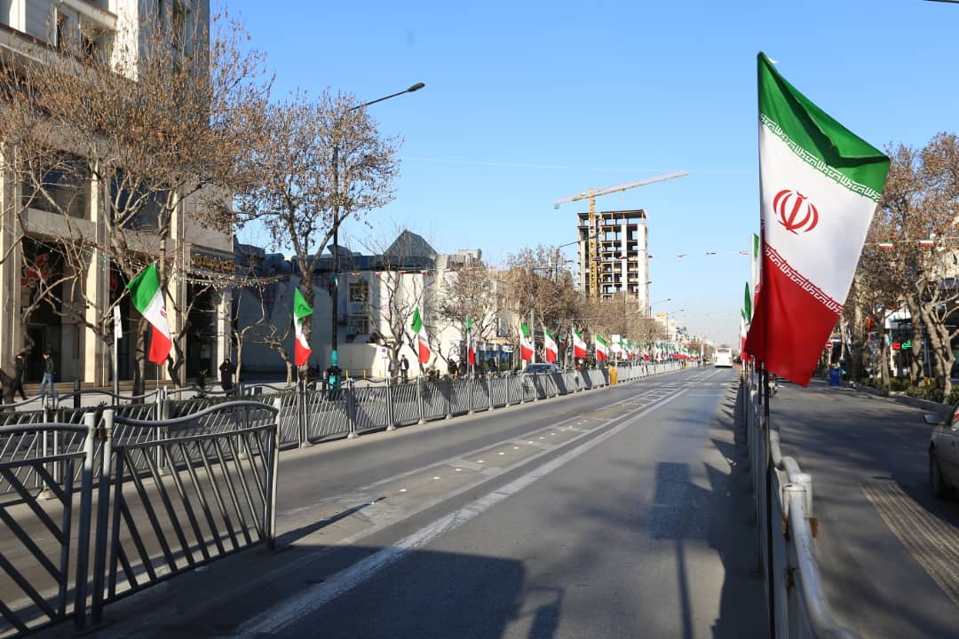 حال و هوای شهر رنگ و بوی دوران انقلاب را به خود گرفته است//فعلا منتشر نشود