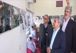 افتتاح نمایشگاه کتاب و عکس انقلاب در عباس آباد