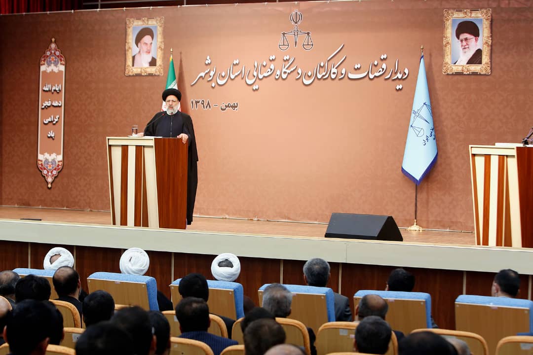 داشتن نگاه پنجاه و هفتی، بسیاری از گره&lrm;&zwnj;ها را باز می&zwnj;کند