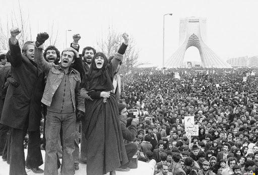 رسانه‌های معاند: شکاف طبقاتی بعد انقلاب افزایش یافت/ هرکس چنین تصوری دارد، بخواند!