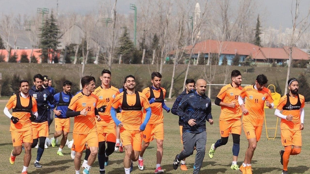 تلاش مسئولان باشگاه استقلال برای اعزام آبی پوشان با پرواز چارتر