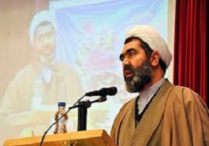 دوام انقلاب به پایبندی مردم بر شعار‌های انقلاب است